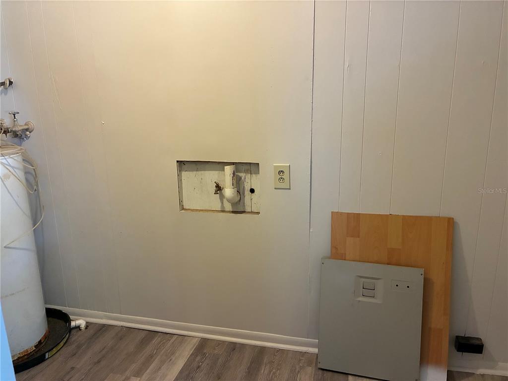 470 Southwest Dove Street Keystone Heights, FL 32656 - Photo 7 of 20 a view of a room with wooden floor