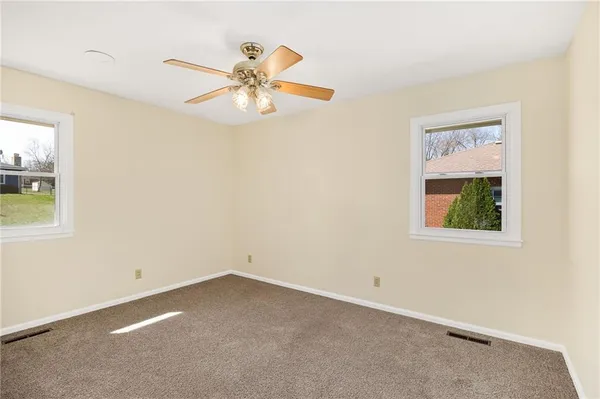 $255,000 | 220 Kennedy Drive, Gower, MO 64454