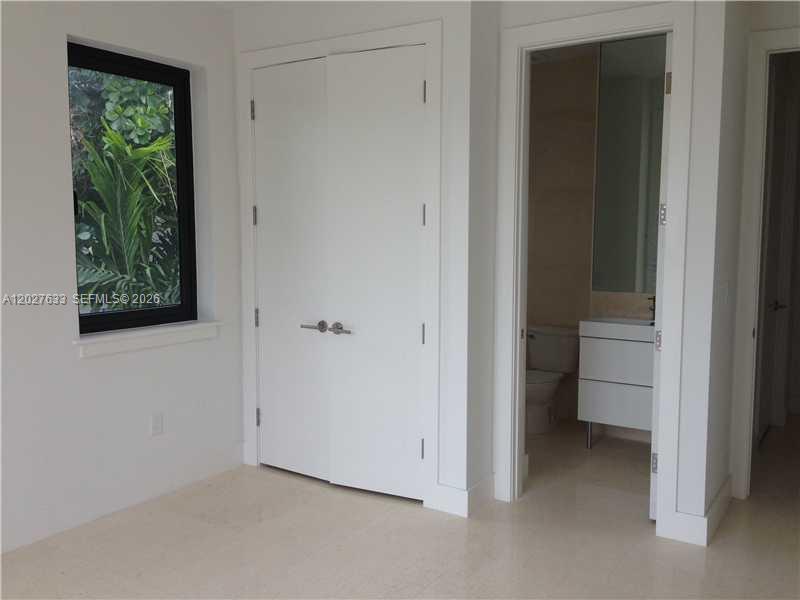 474 Fernwood Road, Unit 474 Key Biscayne, FL 33149 - Photo 5 of 8 Exterior Front