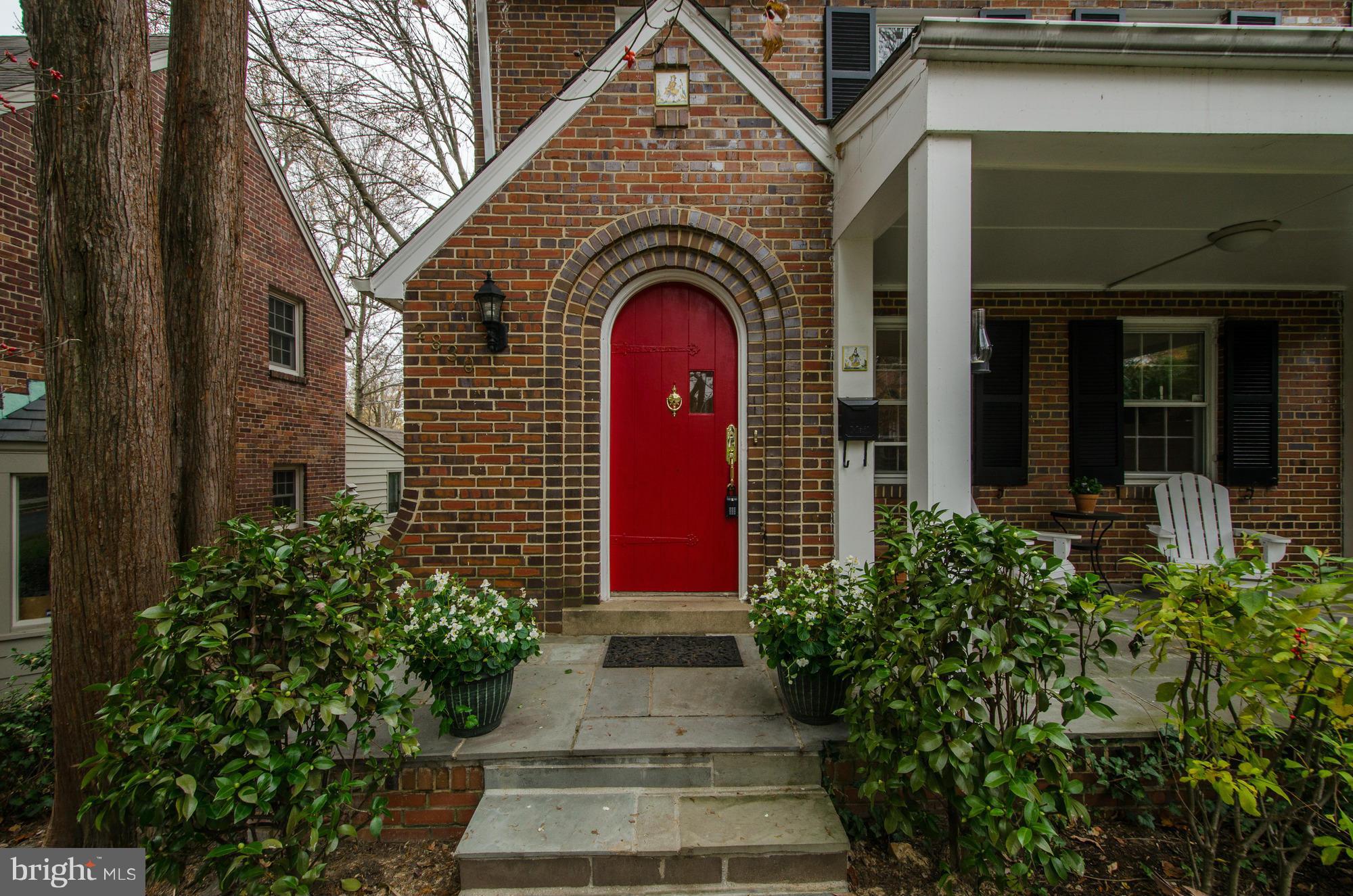 2830 Rittenhouse Street Northwest Washington, DC 20015 - Photo 2 of 30 Beautiful Curved Door