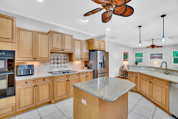 $649,999 | 502 34th Avenue, Vero Beach, FL 32968