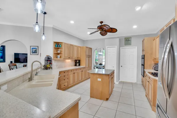 $649,999 | 502 34th Avenue, Vero Beach, FL 32968