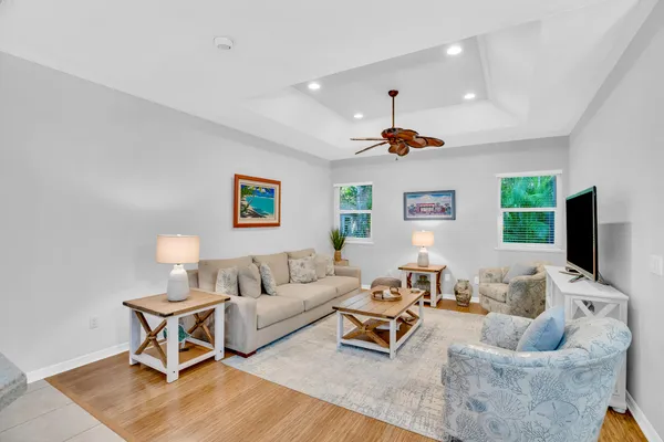 $649,999 | 502 34th Avenue, Vero Beach, FL 32968