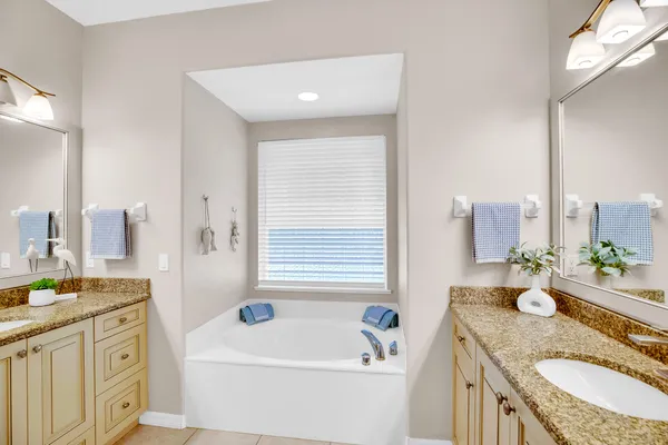 $649,999 | 502 34th Avenue, Vero Beach, FL 32968