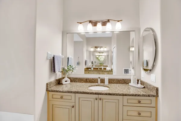 $649,999 | 502 34th Avenue, Vero Beach, FL 32968