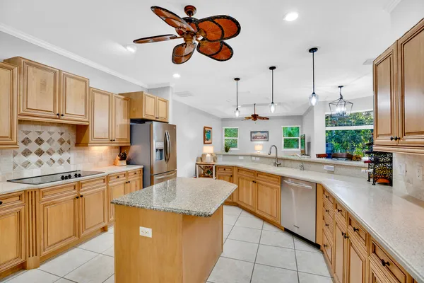 $649,999 | 502 34th Avenue, Vero Beach, FL 32968