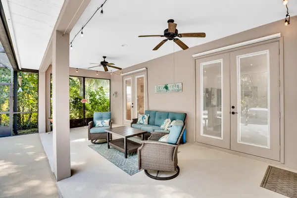 $649,999 | 502 34th Avenue, Vero Beach, FL 32968