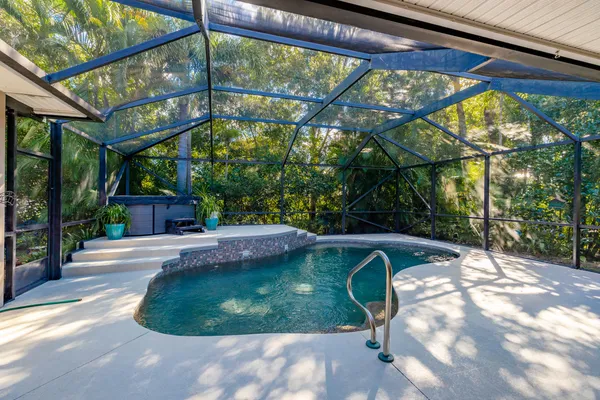 $649,999 | 502 34th Avenue, Vero Beach, FL 32968