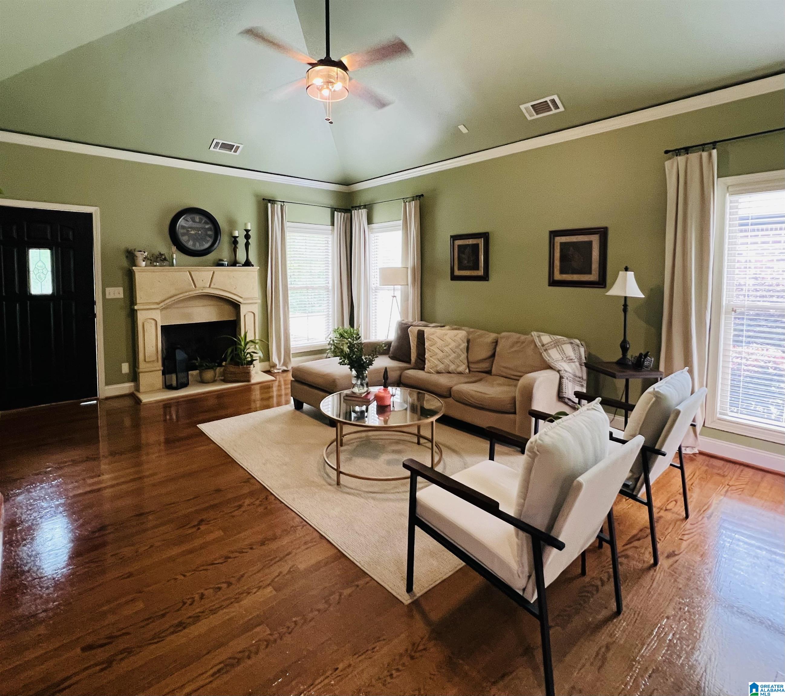 402 Ballantrae Road Pelham, AL 35124 - Photo 5 of 89