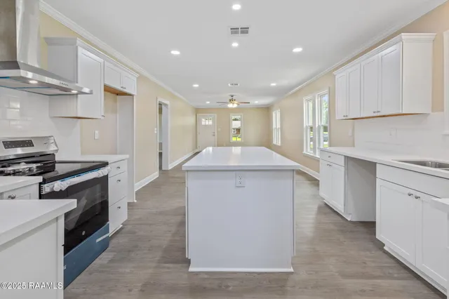 $172,000 | 610 Decker Street, Jennings, LA 70546