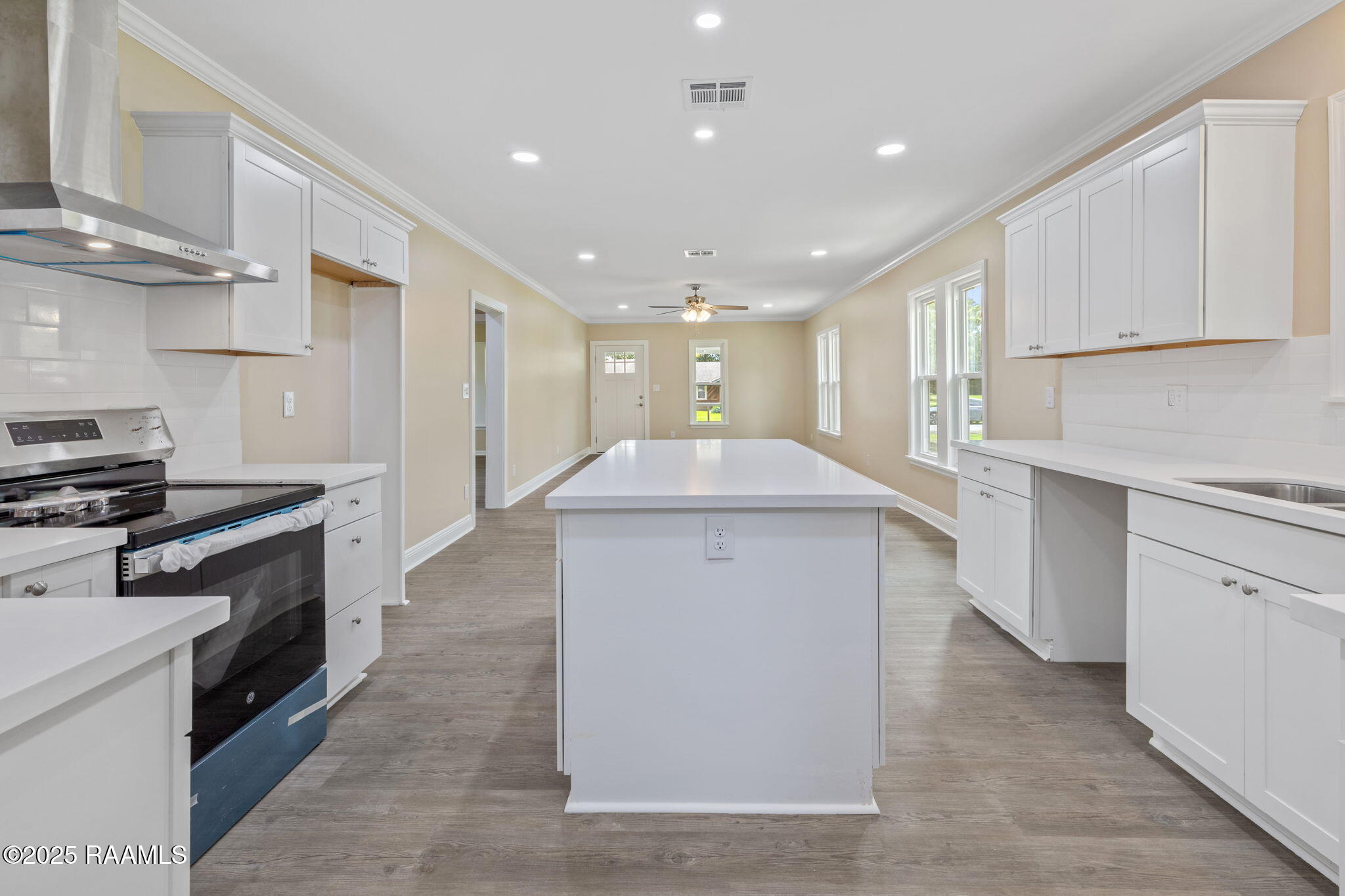 610 Decker Street Jennings, LA 70546 - Photo 2 of 13 7-web-or-mls-BR1A3346