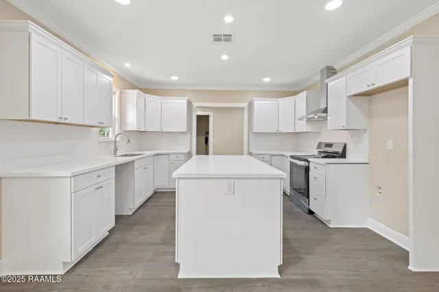 $172,000 | 610 Decker Street, Jennings, LA 70546