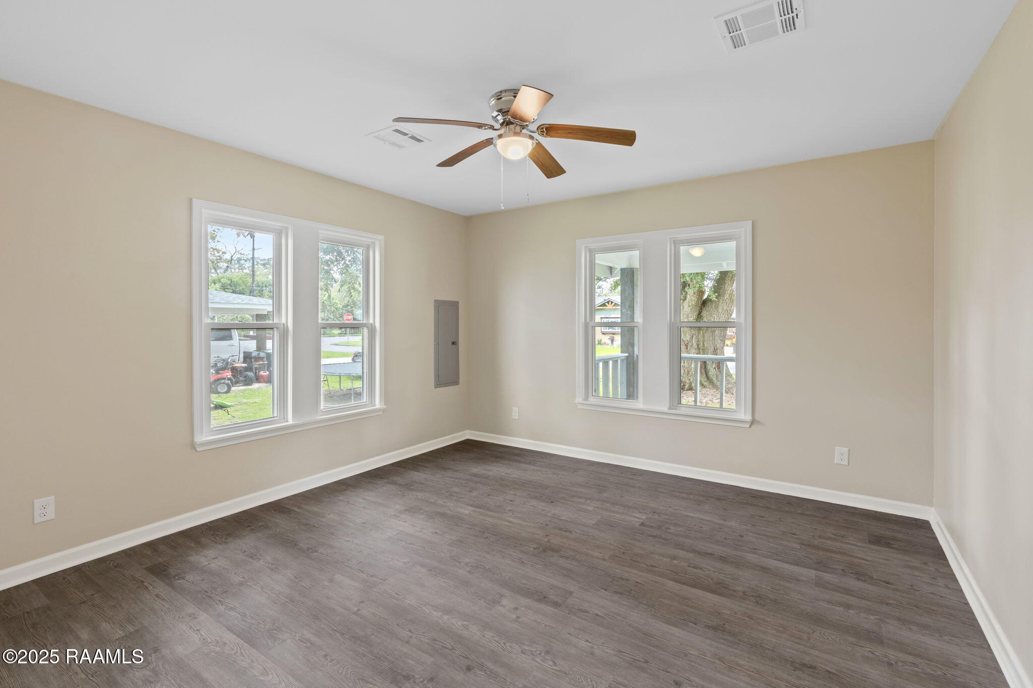 610 Decker Street Jennings, LA 70546 - Photo 8 of 13 13-web-or-mls-BR1A3376