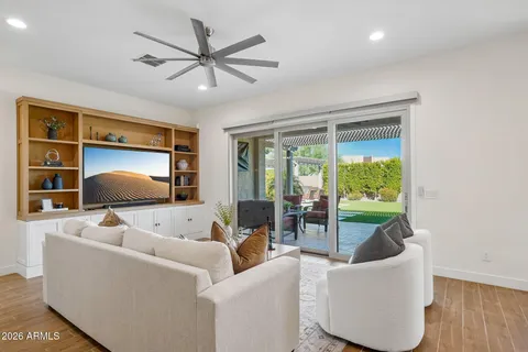 $1,095,000 | 3227 East Donald Drive, Phoenix, AZ 85050