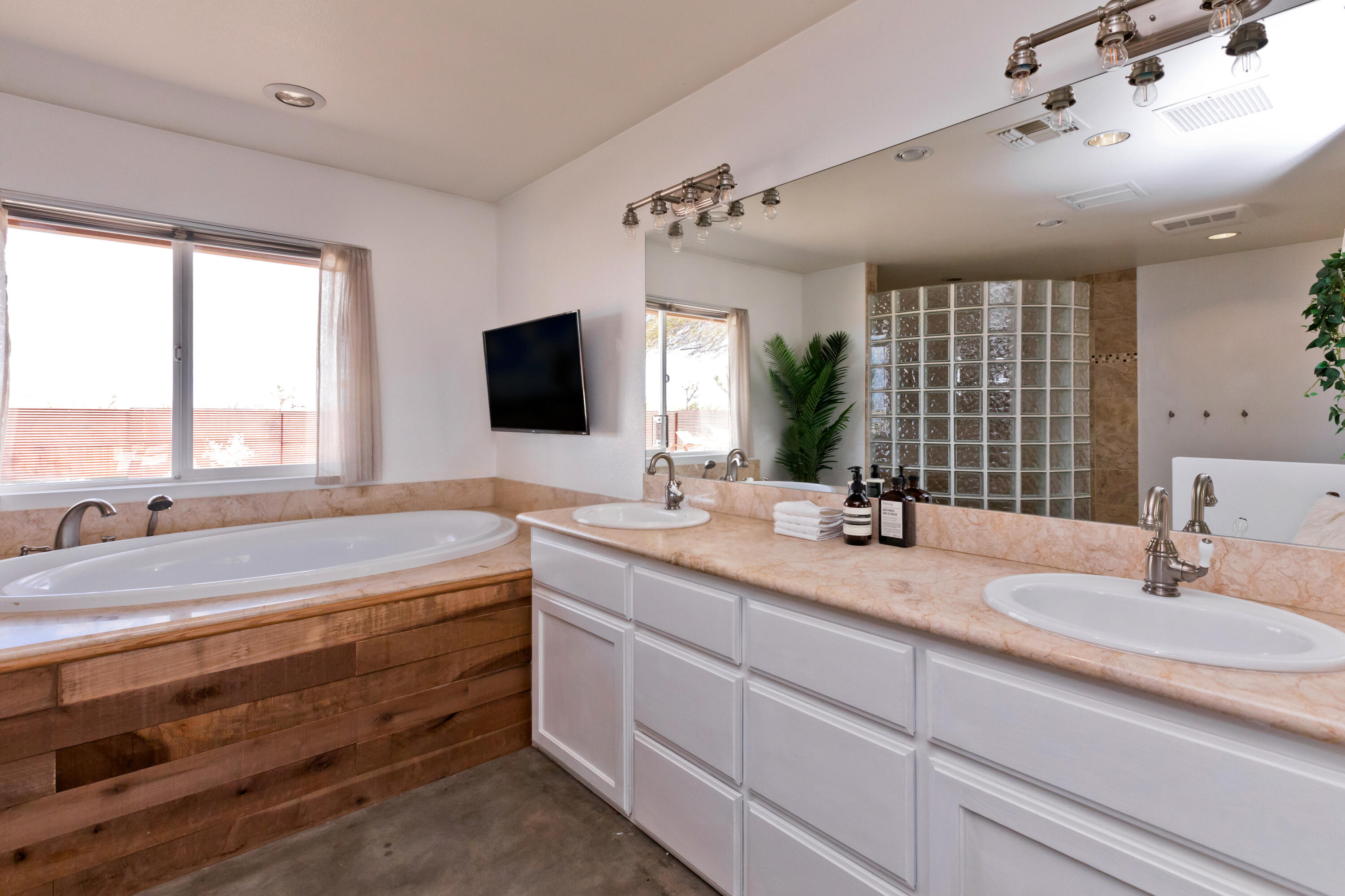 3663 Olympic Road Joshua Tree, CA 92252 - Photo 18 of 50 _10A6148_Black