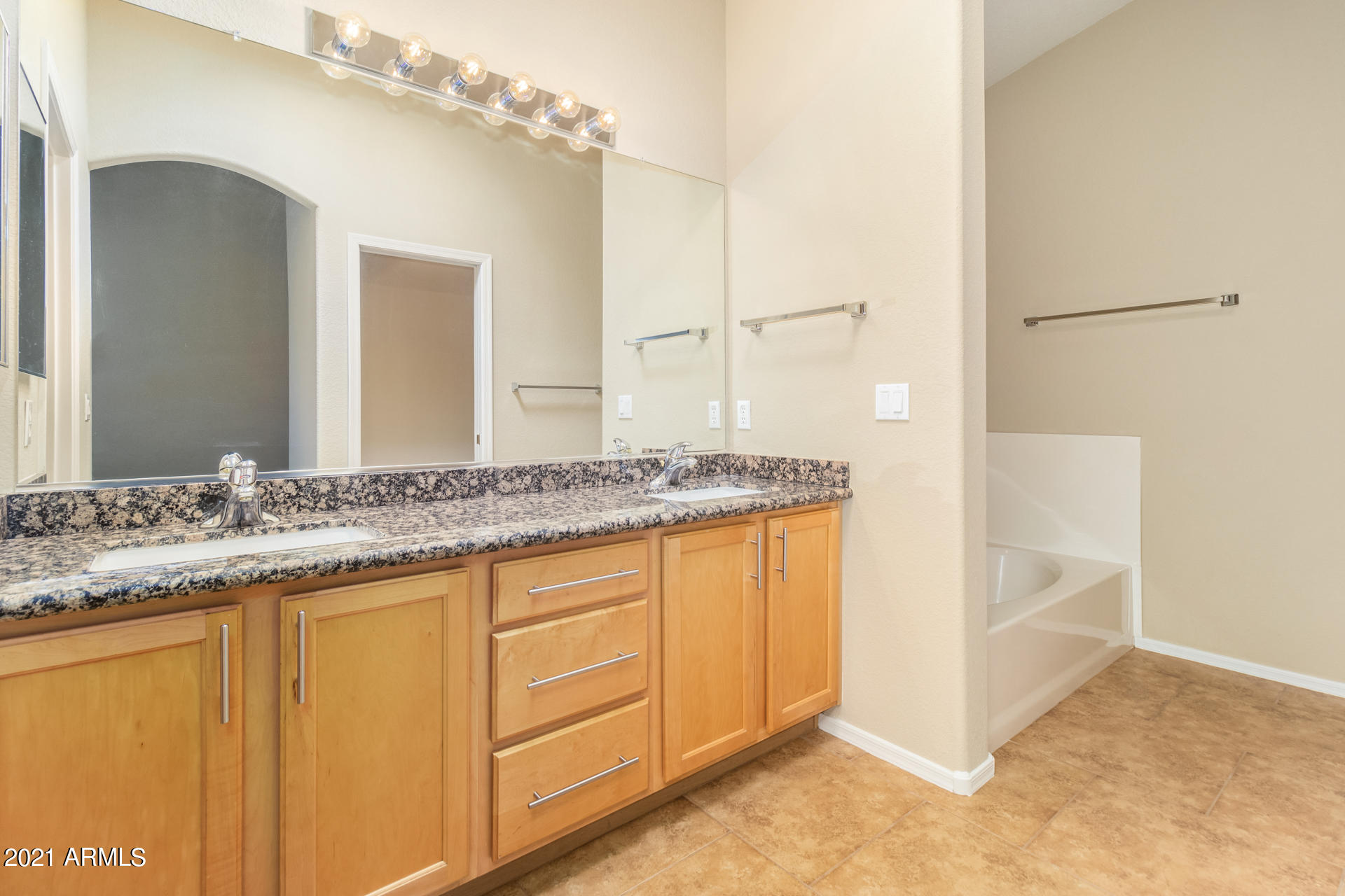 3303 East Fremont Road Phoenix, AZ 85042 - Photo 17 of 37 15-Fremont