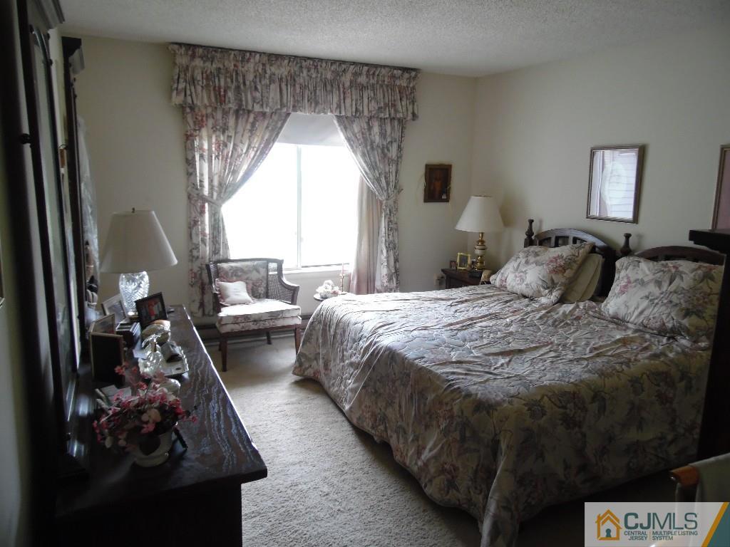 828 B Deal Road Monroe Township, NJ 08831 - Photo 11 of 22 Gallery Image 11