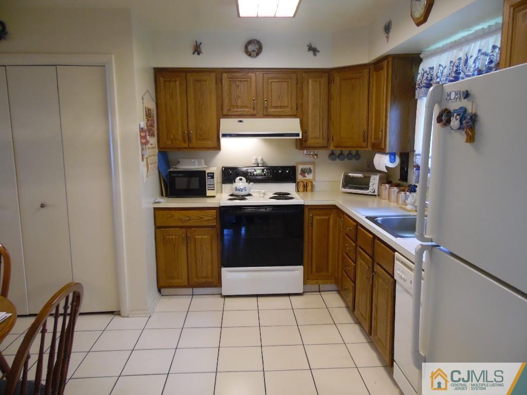 828 B Deal Road Monroe Township, NJ 08831 - Photo 18 of 22 Gallery Image 18