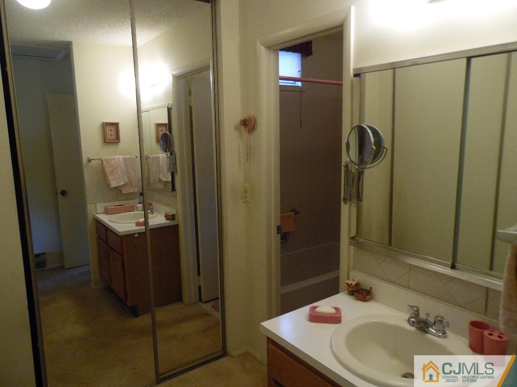 828 B Deal Road Monroe Township, NJ 08831 - Photo 10 of 22 Gallery Image 10