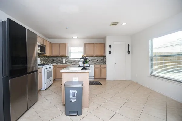 $2,000 | 20506 Lantern Springs Lane, Cypress, TX 77433