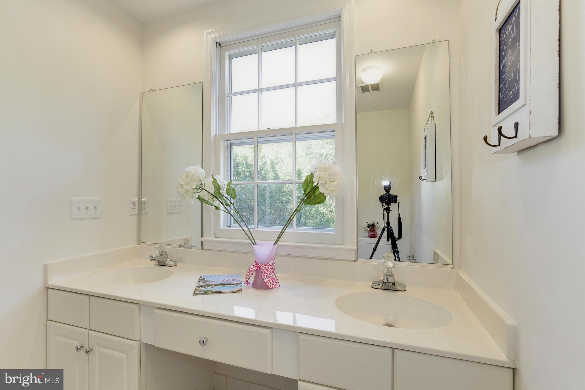 100 Kent Square Road Gaithersburg, MD 20878 - Photo 16 of 30 Bath