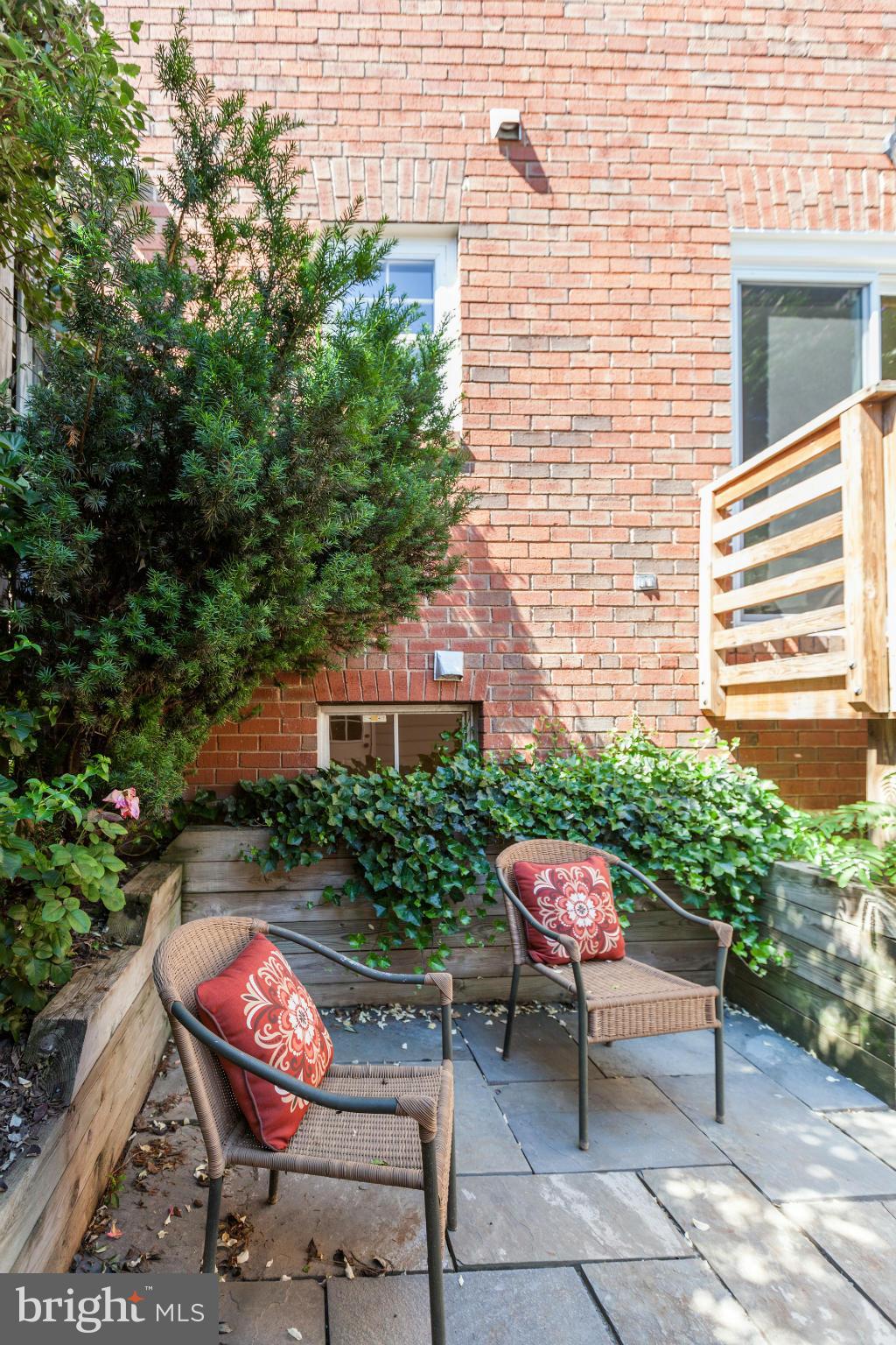100 Kent Square Road Gaithersburg, MD 20878 - Photo 23 of 30 Exterior (Rear)
