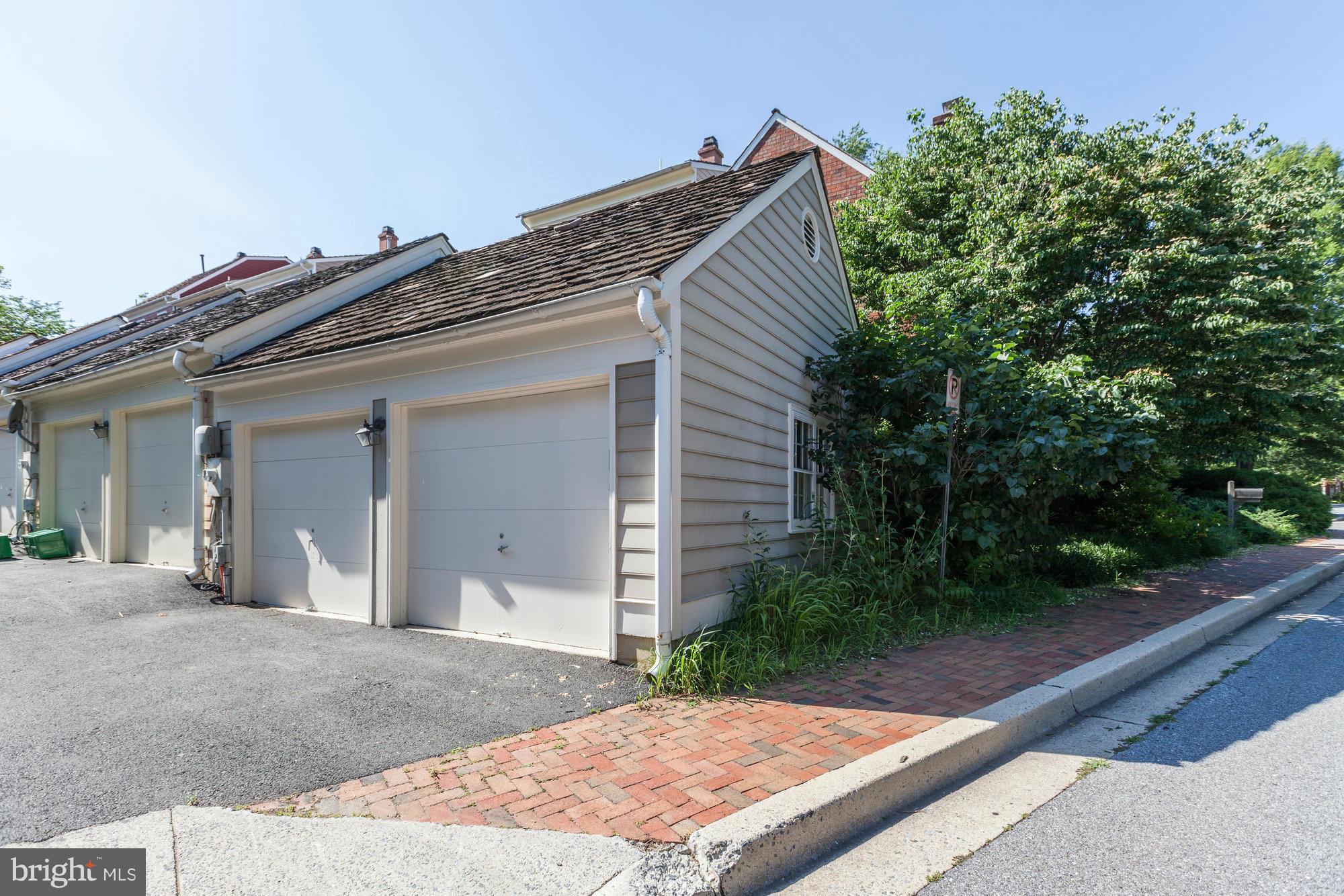 100 Kent Square Road Gaithersburg, MD 20878 - Photo 25 of 30 Exterior (Rear)