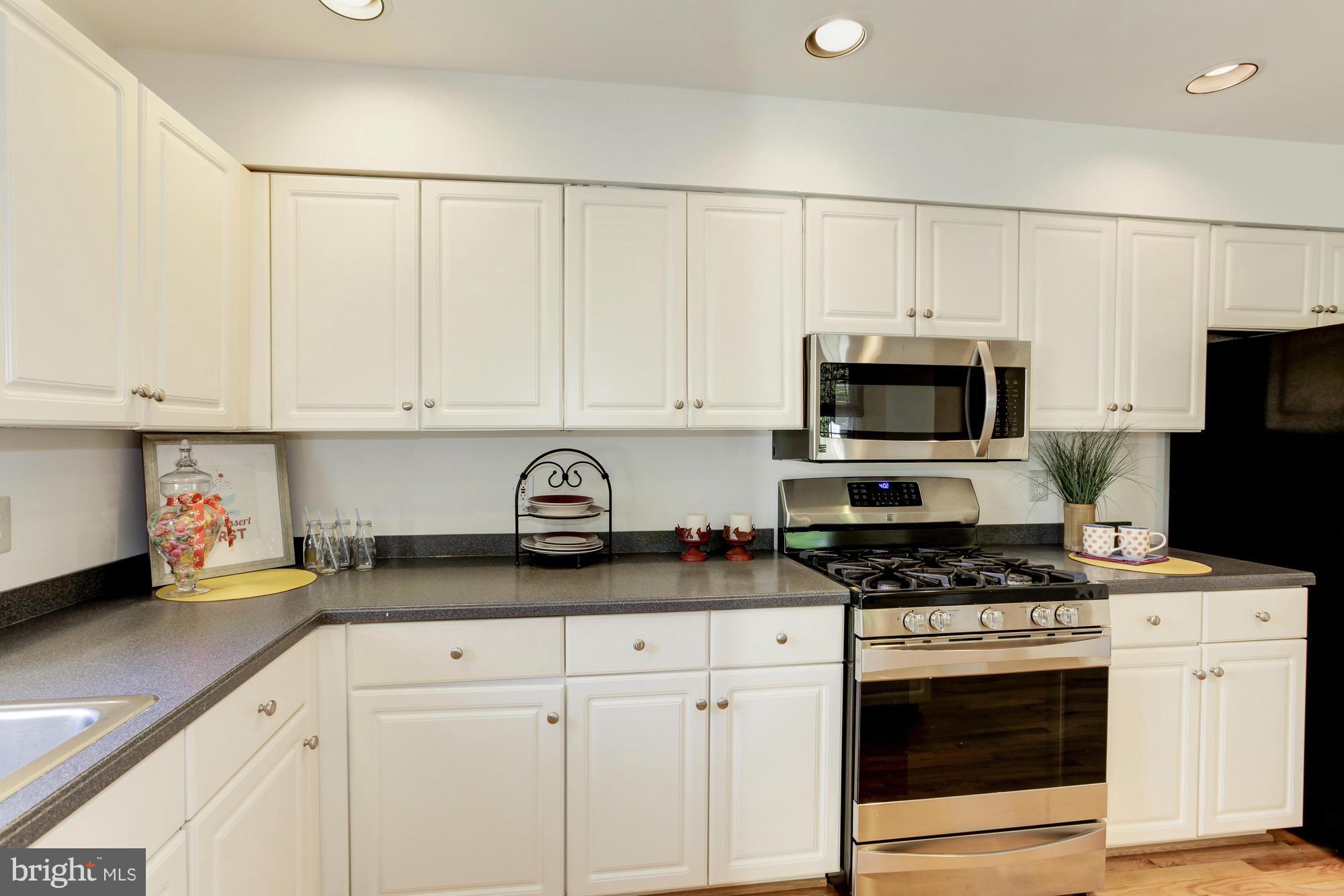 100 Kent Square Road Gaithersburg, MD 20878 - Photo 10 of 30 Kitchen