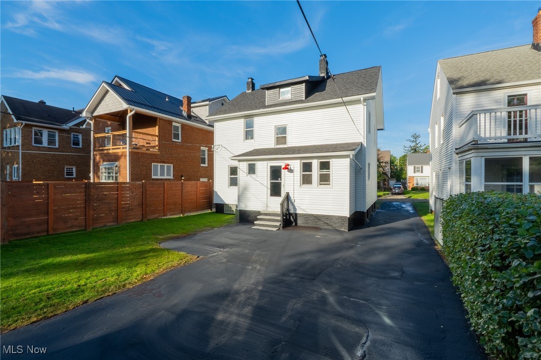 2227 Cranston Road Cleveland, OH 44118 - Photo 31 of 33