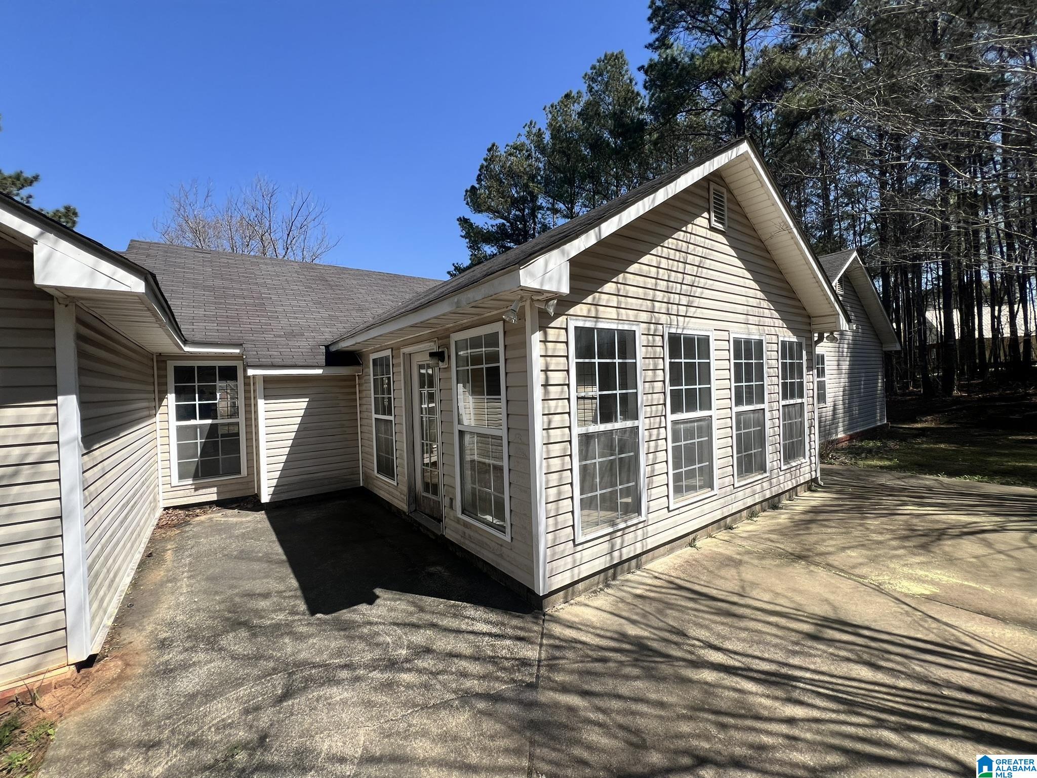76 Oakview Circle Sylacauga, AL 35151 - Photo 7 of 19