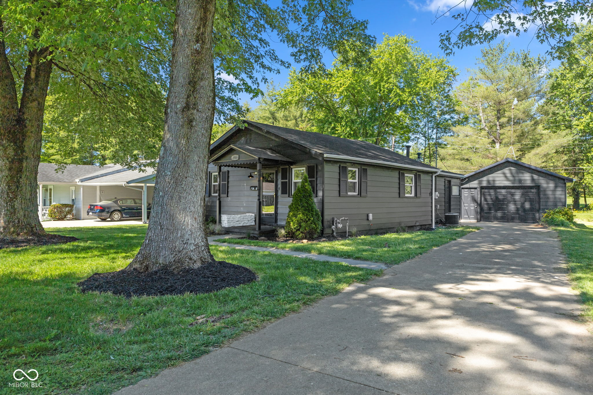 4986 Adkins Street Columbus, IN 47201 - Photo 2 of 25