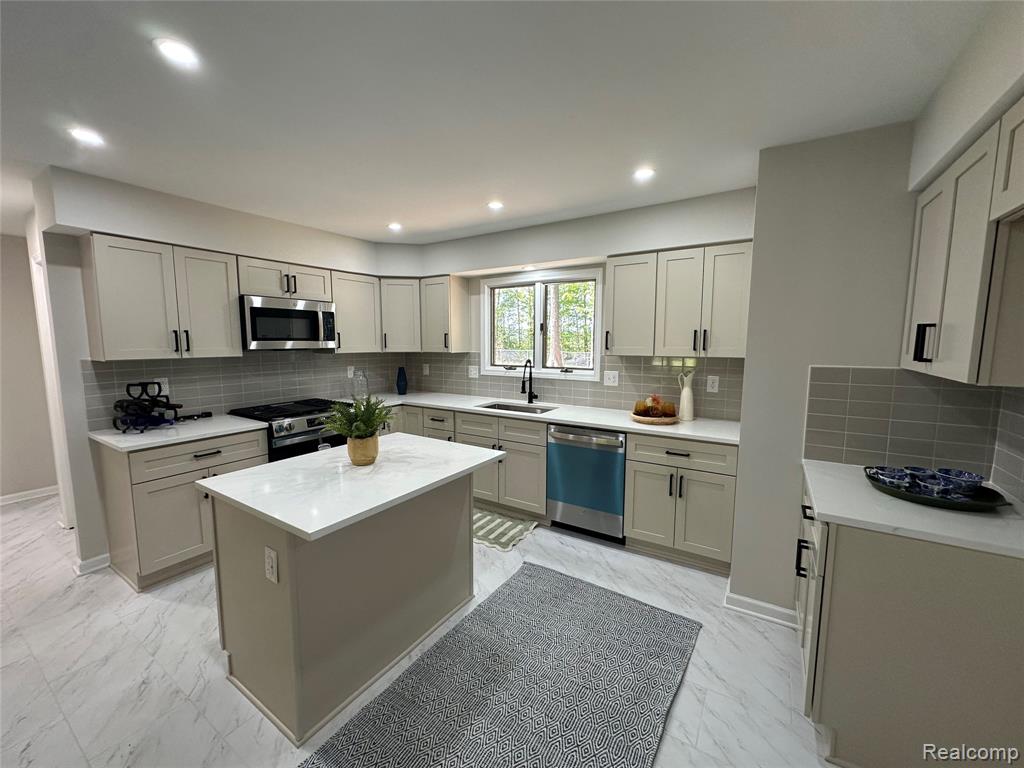 4233 State Road Fort Gratiot, MI 48059 - Photo 22 of 65 Gallery Image 22