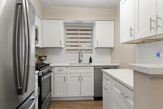 $200,000 | 63 West 64th Street, Unit 102, Westmont, IL 60559