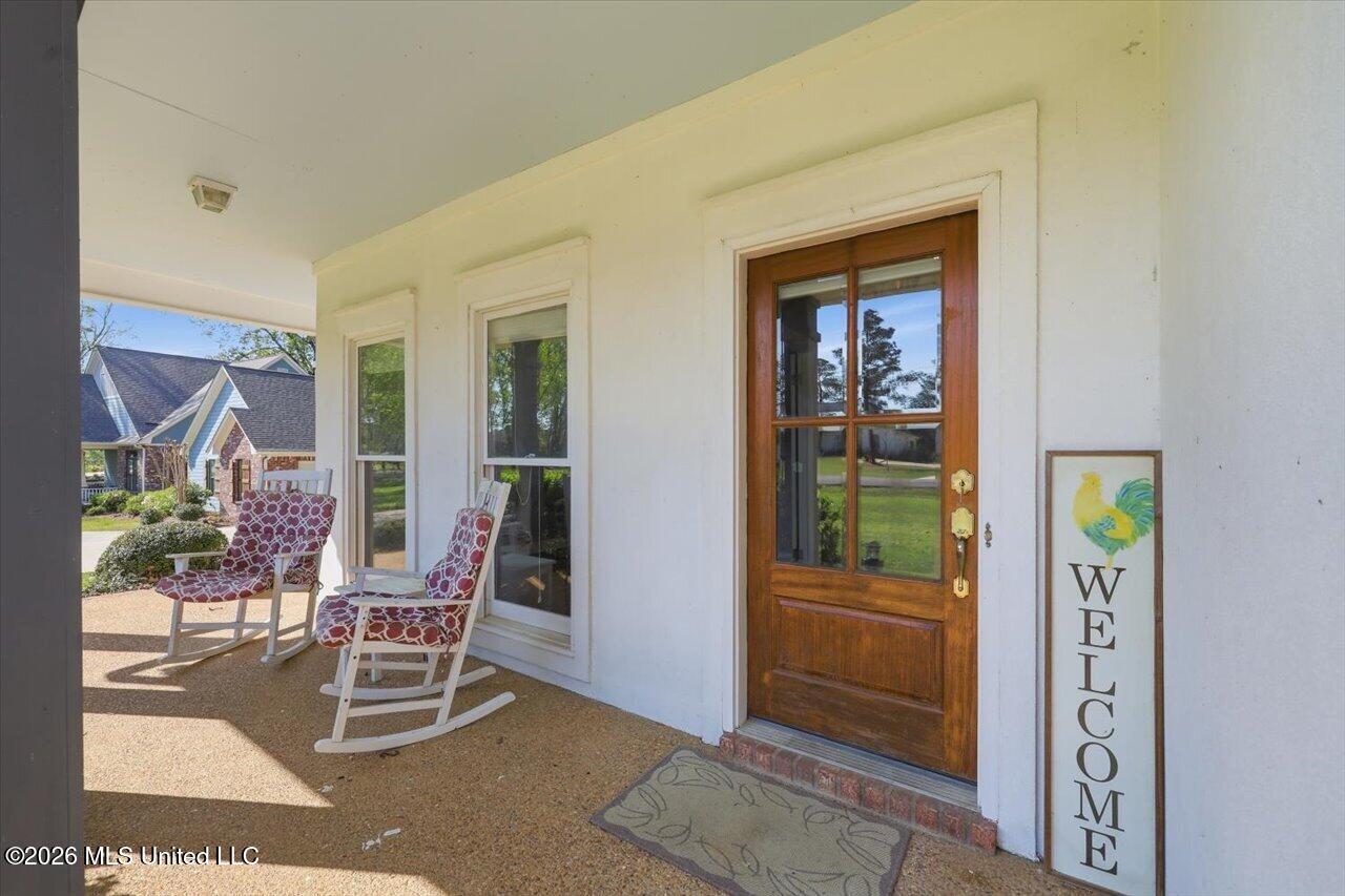 150 Lake Ridge Drive Madison, MS 39110 - Photo 5 of 40 05-150 Lake Ridge Dr _ Home Tours MS