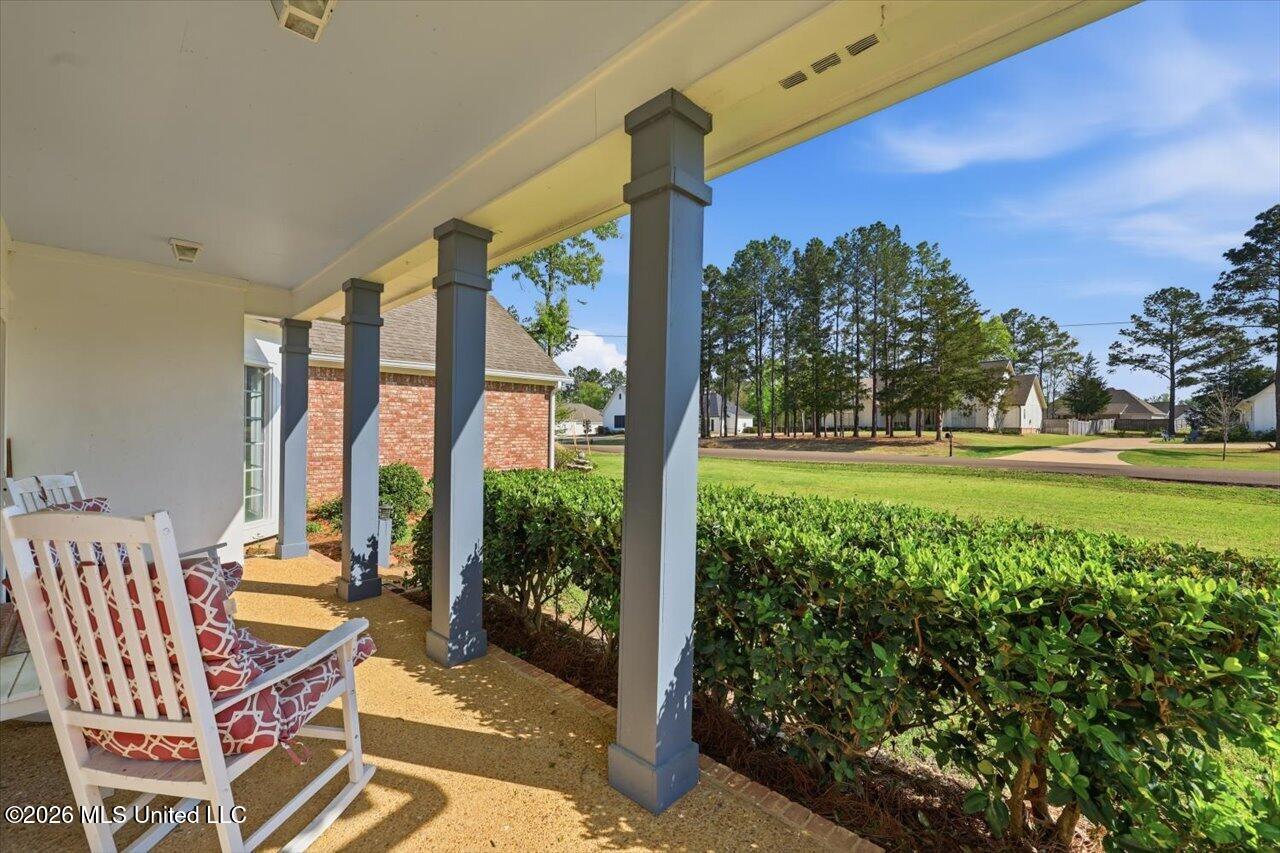 150 Lake Ridge Drive Madison, MS 39110 - Photo 6 of 40 06-150 Lake Ridge Dr _ Home Tours MS