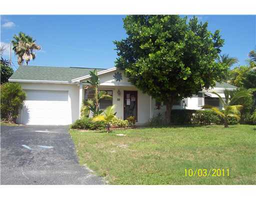 19 Beverly Road West Jupiter, FL 33469 - Photo 1 of 9 Primary Photo