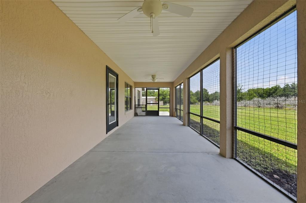 14433 Lake Yale Road Umatilla, FL 32784 - Photo 23 of 38 a view of a porch and balcony