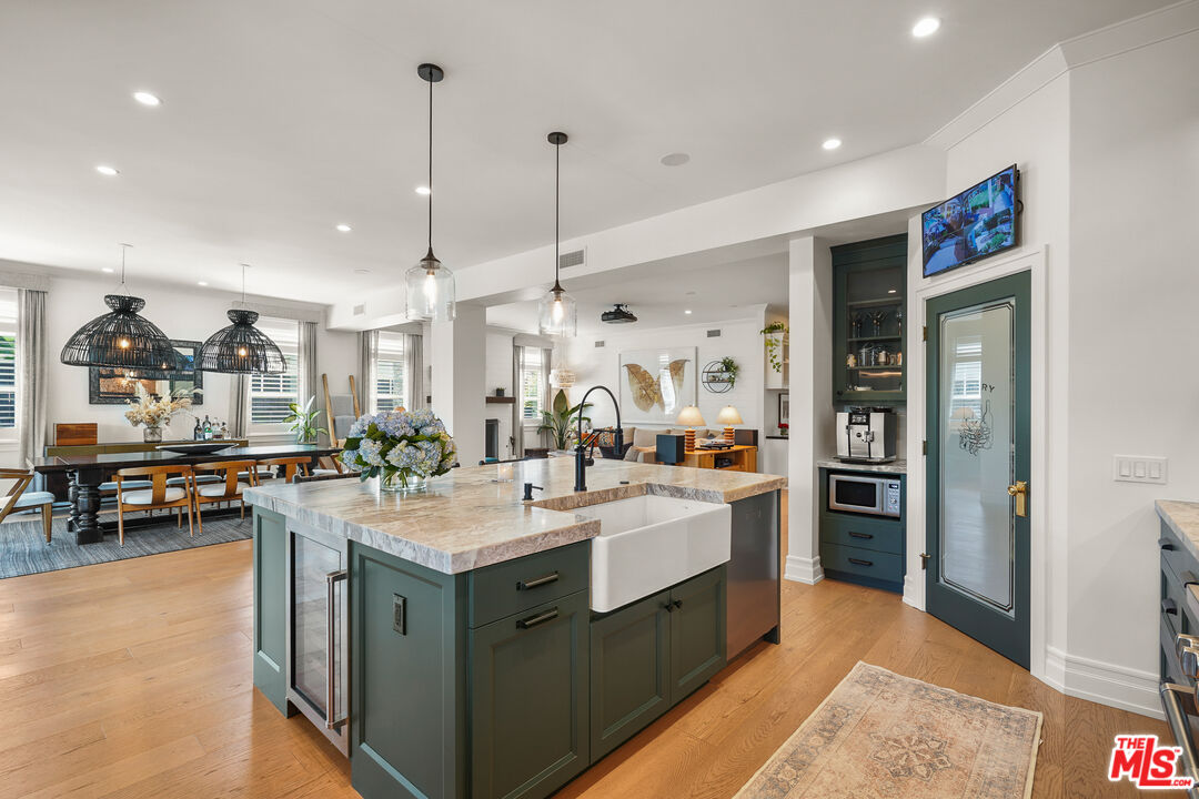 1240 Appleton Way Venice, CA 90291 - Photo 19 of 71