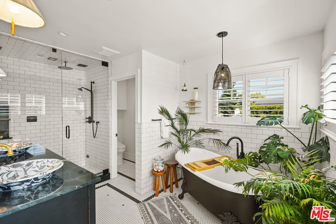 1240 Appleton Way Venice, CA 90291 - Photo 25 of 71