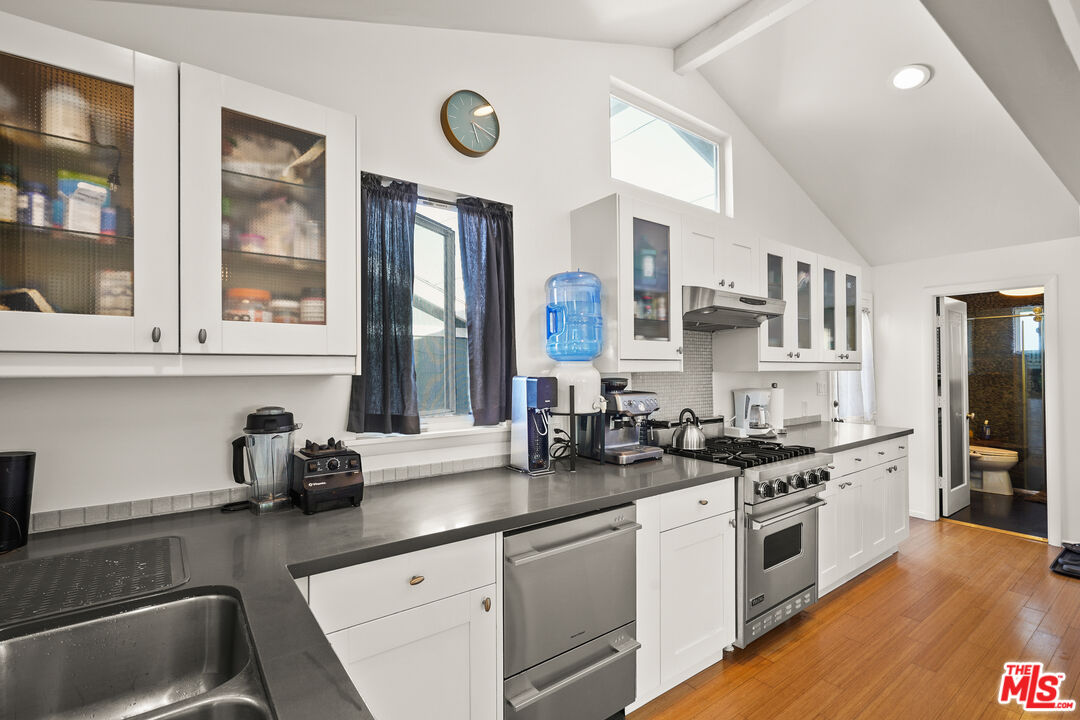 1240 Appleton Way Venice, CA 90291 - Photo 56 of 71