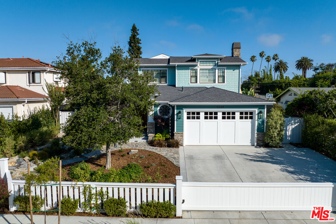 1240 Appleton Way Venice, CA 90291 - Photo 61 of 71 a front view of a house with a garden