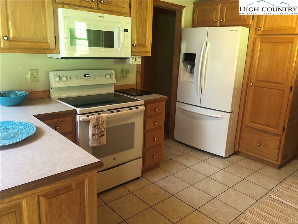 116 Joe Badger Road Warrensville, NC 28693 - Photo 11 of 48 Gallery Image 11