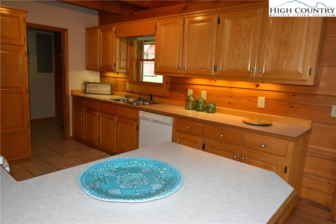 116 Joe Badger Road Warrensville, NC 28693 - Photo 8 of 48 Gallery Image 8