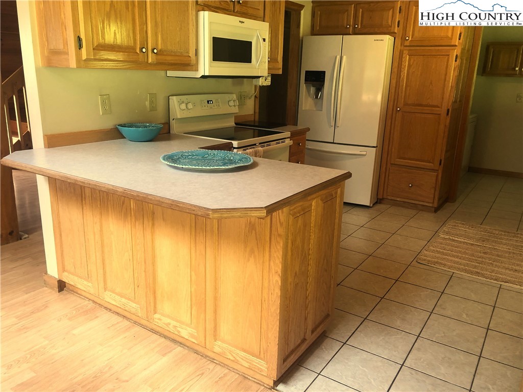116 Joe Badger Road Warrensville, NC 28693 - Photo 10 of 48 Gallery Image 10