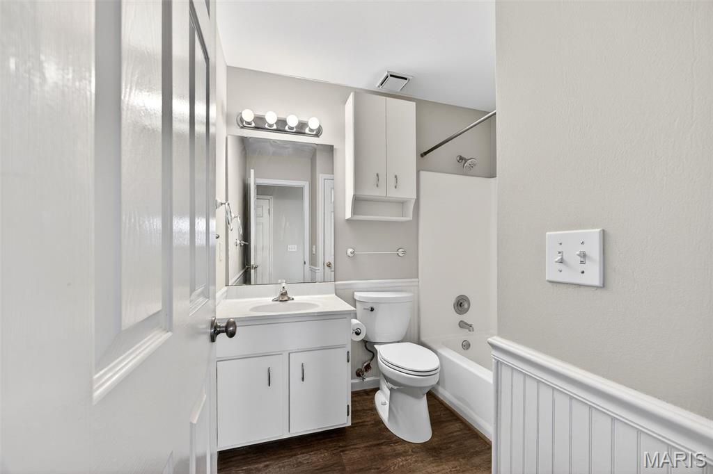 2425 Muegge Road St. Charles, MO 63303 - Photo 9 of 36