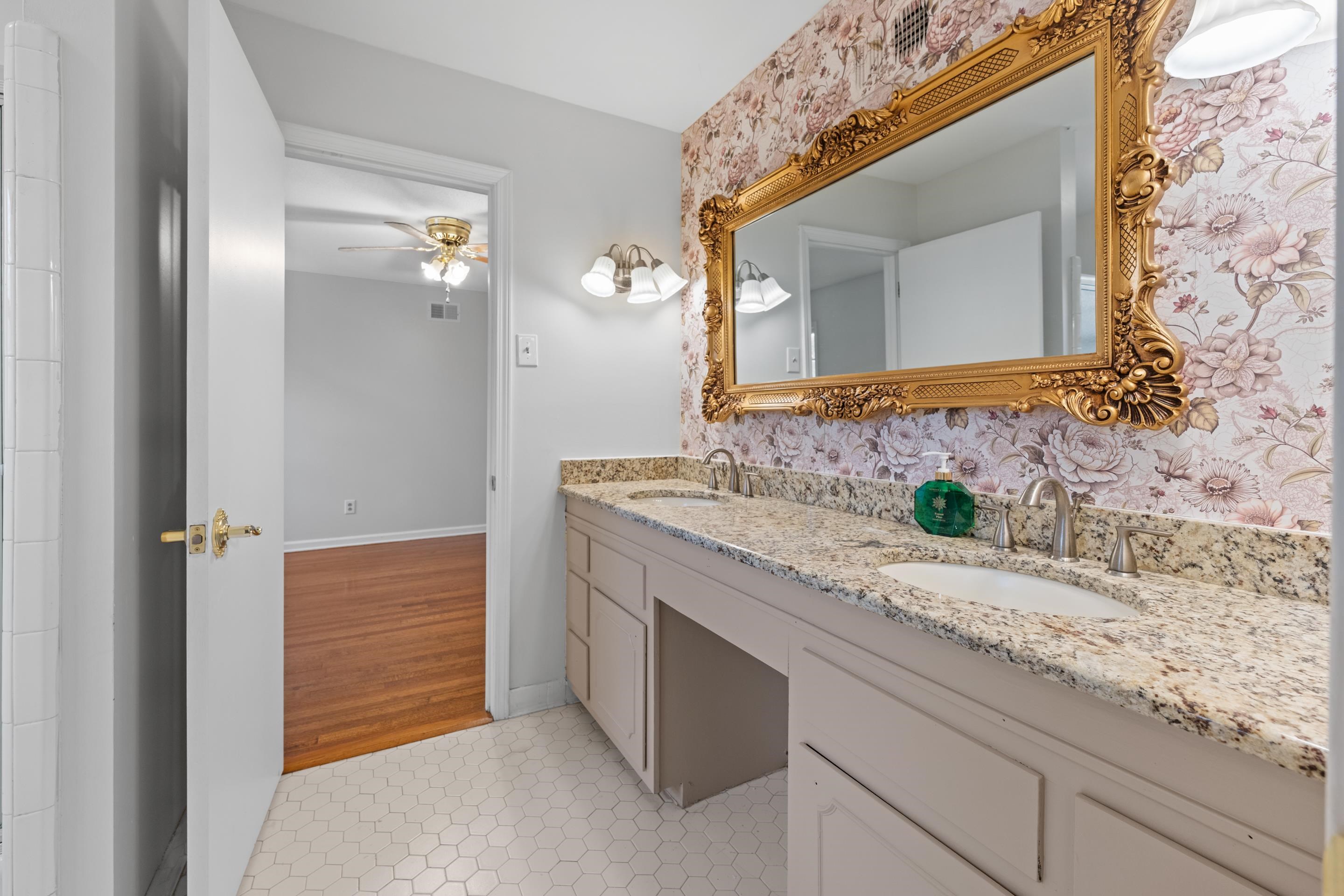 5330 Walnut Grove Road Memphis, TN 38120 - Photo 17 of 31 Gallery Image 17