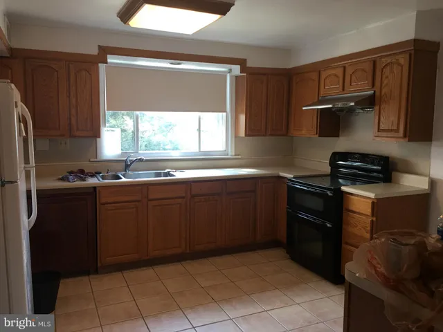 $1,900 | 1113 West Thompson Street, Philadelphia, PA 19122