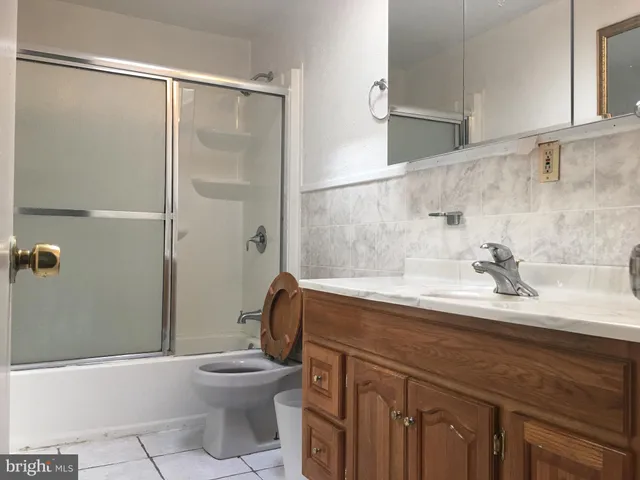 $1,900 | 1113 West Thompson Street, Philadelphia, PA 19122