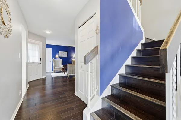 $489,900 | 1497 Whitman Court, Schaumburg, IL 60173