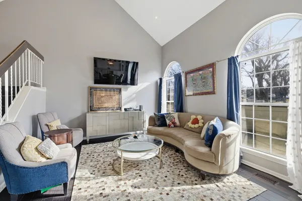 $489,900 | 1497 Whitman Court, Schaumburg, IL 60173